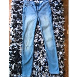 Light wash  Hollister jeans